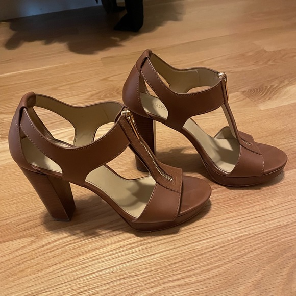 MICHAEL Michael Kors Shoes - Michael Kors Womans Berkley T Strap Platform Dress Sandal Sz 7.5 Luggage color